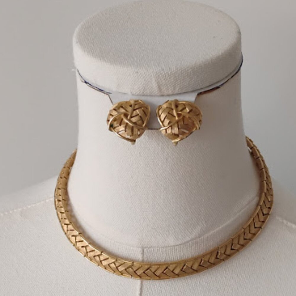 Crown Trifari Brushed Gold Tone Link Necklace & clip on matching earrings set